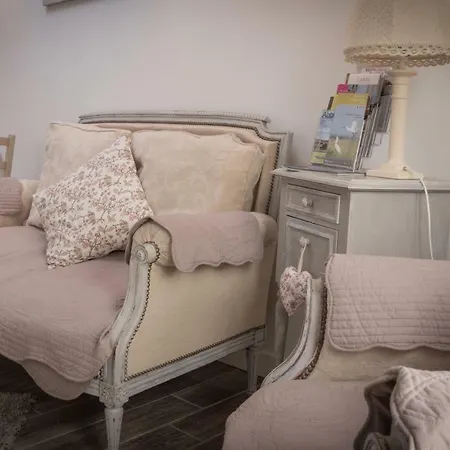 Les Trois Roses Guest house 3*