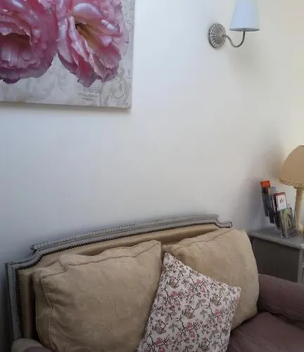 Les Trois Roses Abbeville