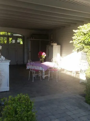 Guest house Les Trois Roses 3*